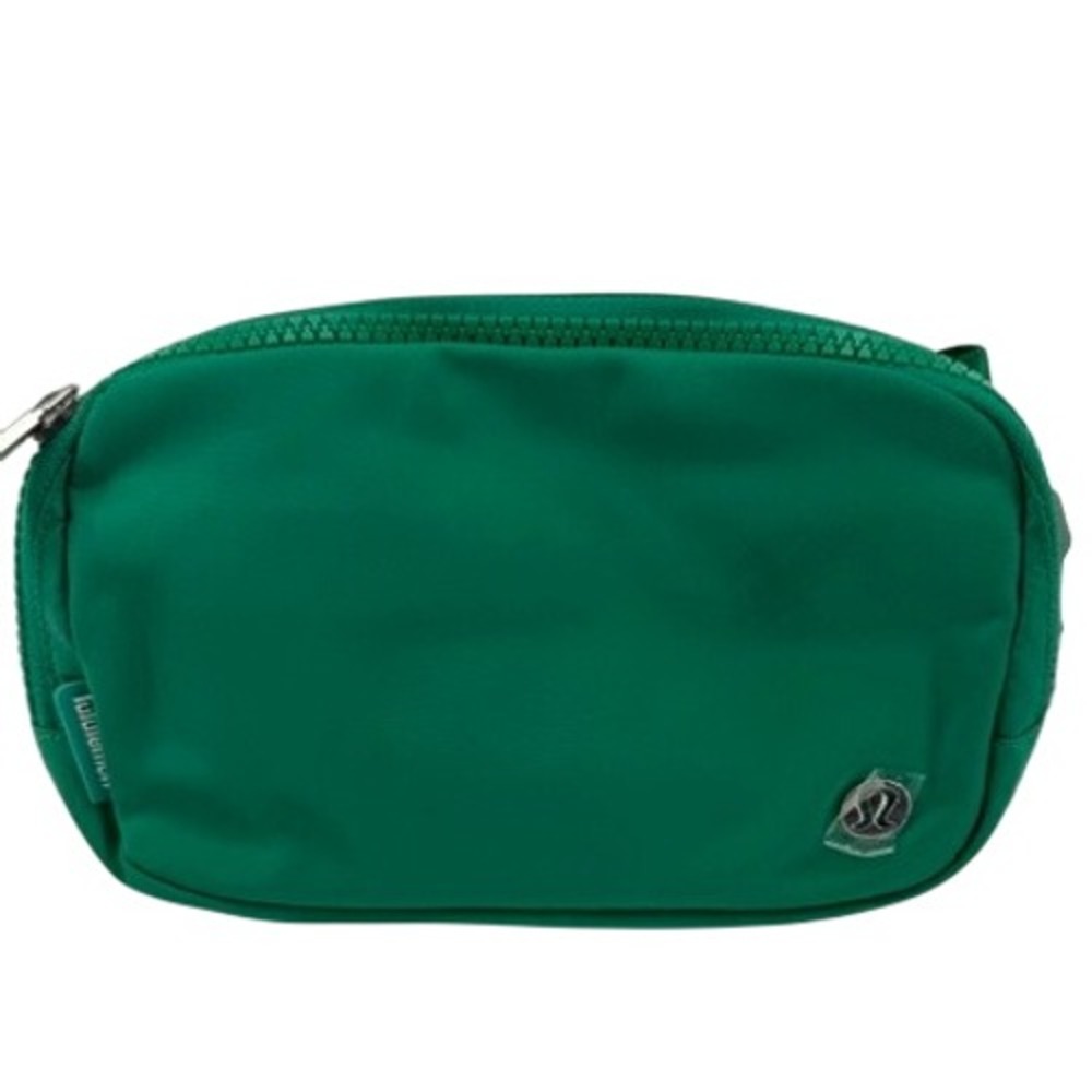 Lululemon Everywhere Belt Bag Green Crossbody Essentials Pouch NWT - Picture 2 of 7